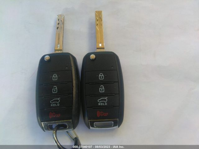 KNDJN2A2XJ7572252 KIA Soul Base