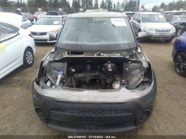 KNDJN2A2XJ7572252 KIA Soul Base