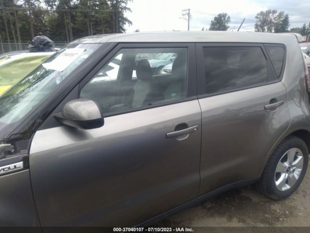 KNDJN2A2XJ7572252 KIA Soul Base