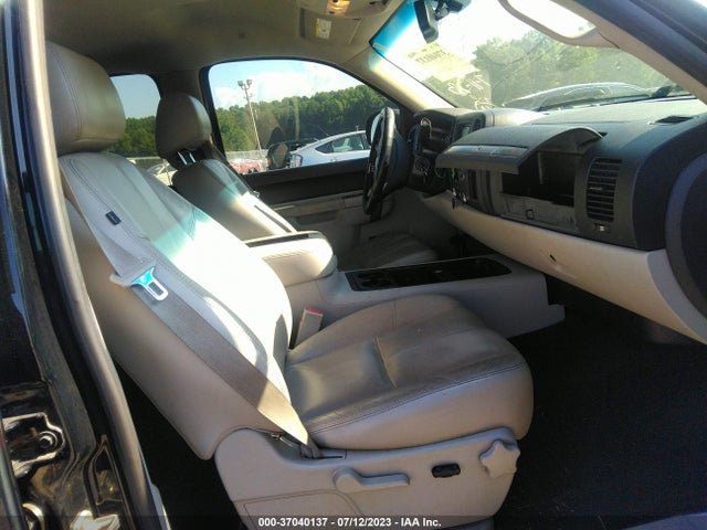 2011 CHEVROLET SILVERADO 1500 LT VIN: 3GCPCSE04BG401401