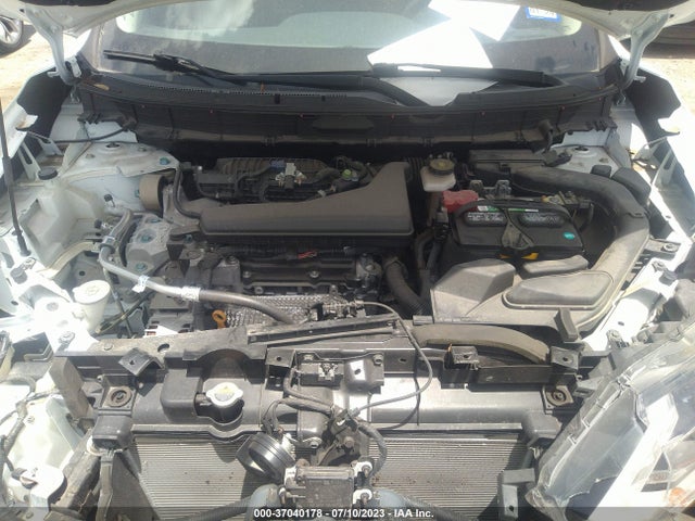 2018 NISSAN ROGUE SV VIN: KNMAT2MT2JP525453