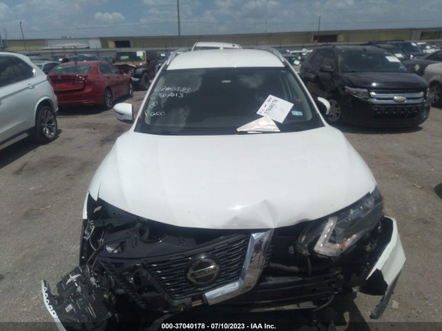 2018 NISSAN ROGUE SV VIN: KNMAT2MT2JP525453
