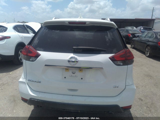 2018 NISSAN ROGUE SV VIN: KNMAT2MT2JP525453
