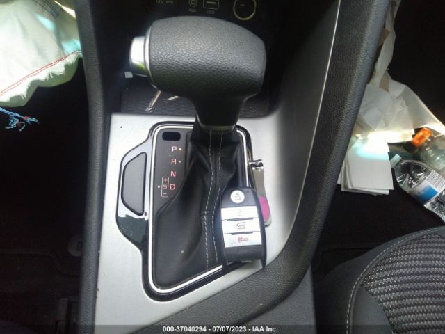 KNDCB3LCXH5057366 KIA NIRO LX