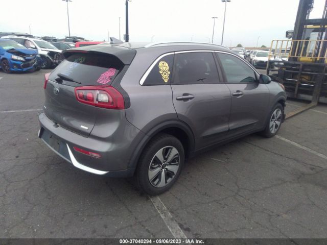 KNDCB3LCXH5057366 KIA NIRO LX