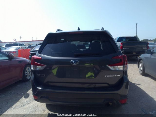JF2SKAEC2PH413062 Subaru Forester Premium