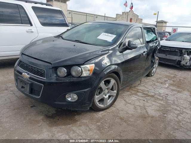 Chevrolet SONIC LTZ 2015 1G1JE6SB3F4102555 Image 2