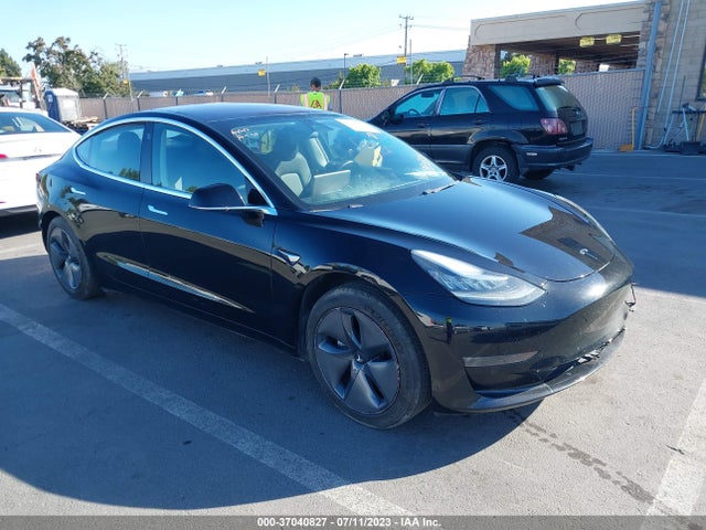 2018 5YJ3E1EA6JF044092 main image