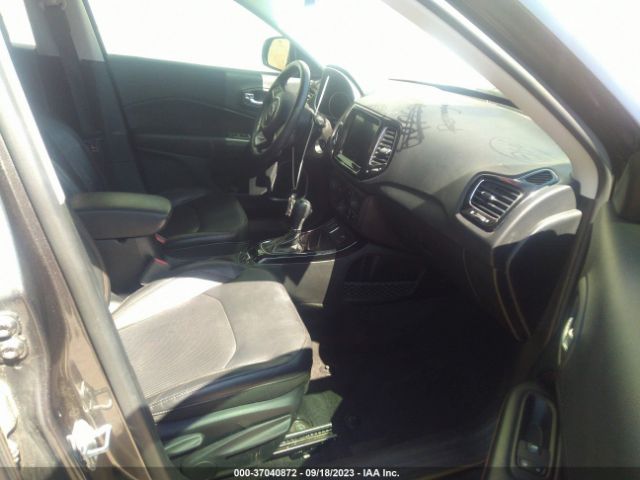 3C4NJCCBXJT489125 Jeep Compass Limited
