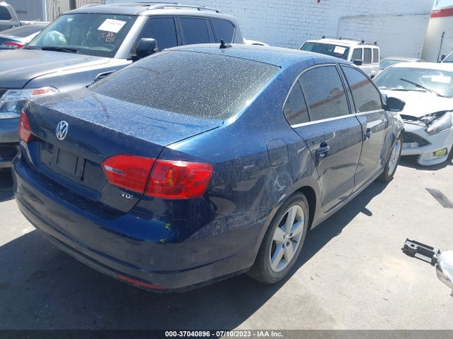 3VWLL7AJ6EM260263 Volkswagen Jetta Sedan Tdi