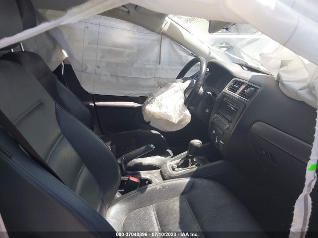 3VWLL7AJ6EM260263 Volkswagen Jetta Sedan Tdi