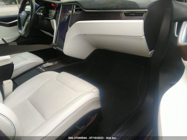 2016 TESLA MODEL X P90D VIN: 5YJXCBE40GF008057