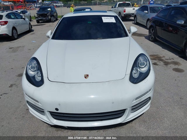 2015 Porsche Panamera, VIN: WP0AA2A71FL002212