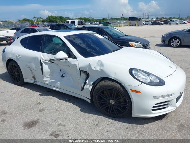2015 Porsche Panamera, VIN: WP0AA2A71FL002212