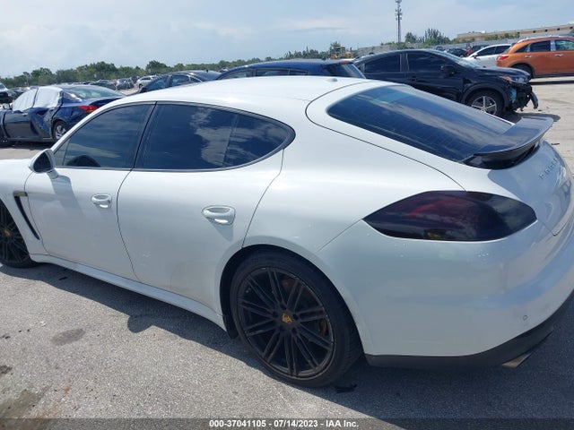 2015 Porsche Panamera, VIN: WP0AA2A71FL002212