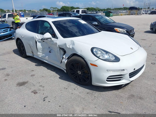 2015 Porsche Panamera, VIN: WP0AA2A71FL002212