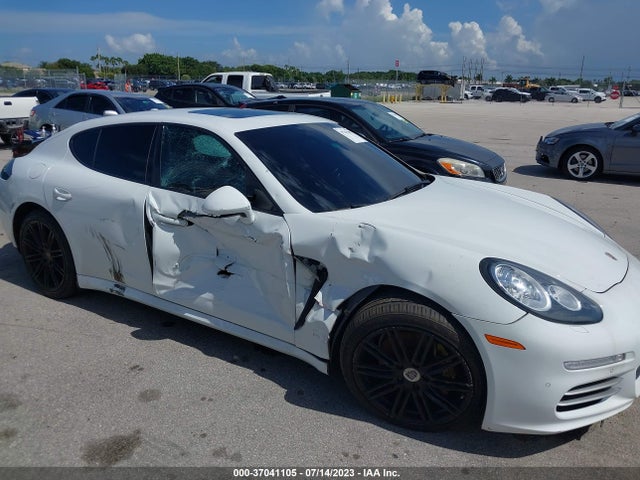 2015 Porsche Panamera, VIN: WP0AA2A71FL002212