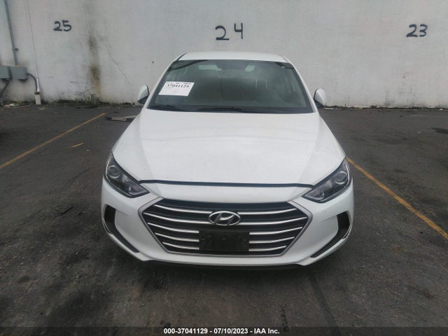 Hyundai ELANTRA SE 2018 5NPD74LF7JH235942 Image 5