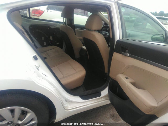 Hyundai ELANTRA SE 2018 5NPD74LF7JH235942 Image 15