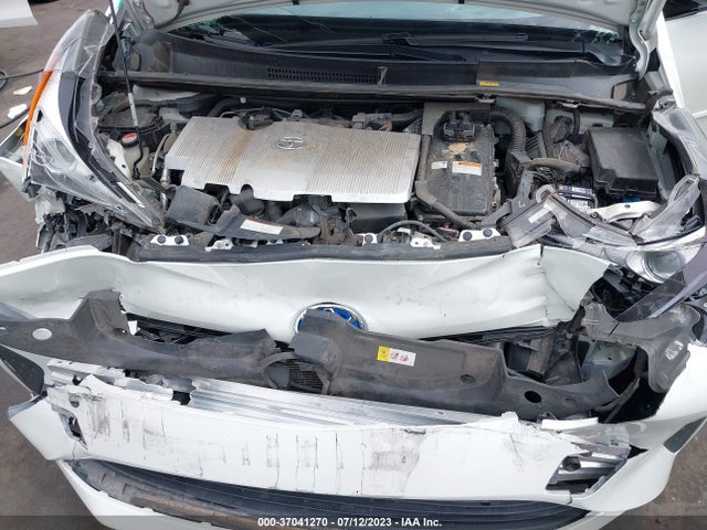 Toyota Prius Four 2016 JTDKARFU6G3521348 Image 16