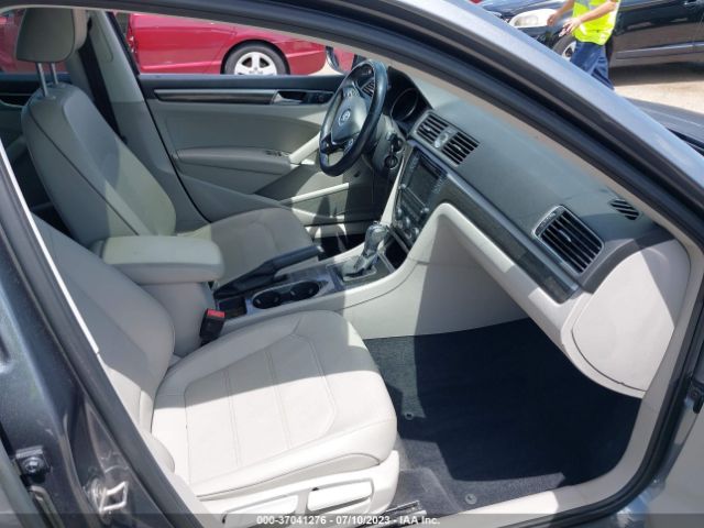 1VWBT7A31GC029191 Volkswagen Passat 1.8t Se