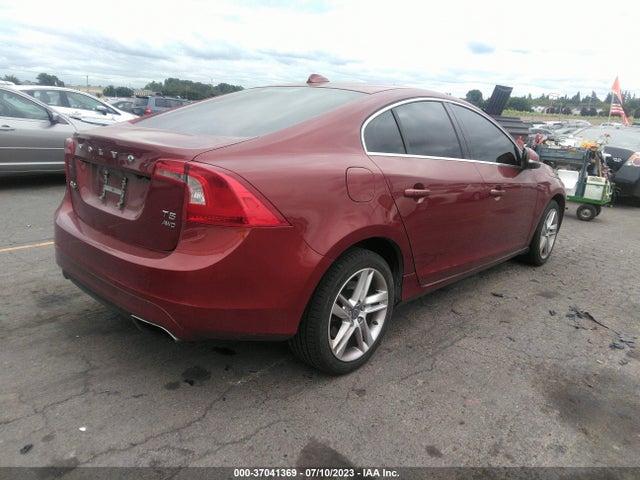 2014 Volvo S40, VIN: YV1612FH4E2285047