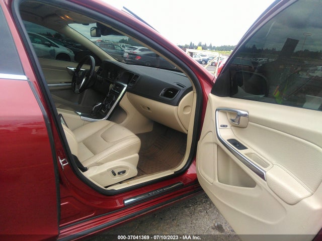 2014 Volvo S40, VIN: YV1612FH4E2285047