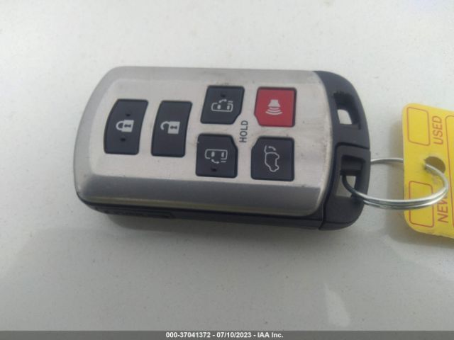 5TDYZ3DC1LS054262 Toyota SIENNA XLE