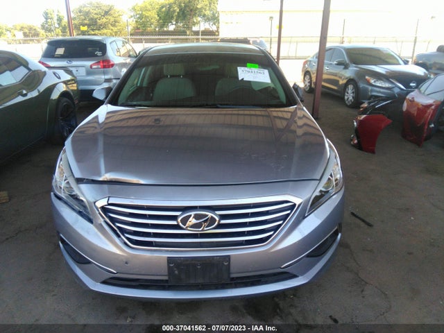Hyundai SONATA SE 2017 5NPE24AF5HH591564 Image 4