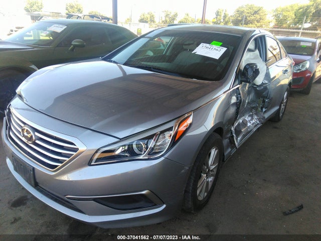 Hyundai SONATA SE 2017 5NPE24AF5HH591564 Image 2