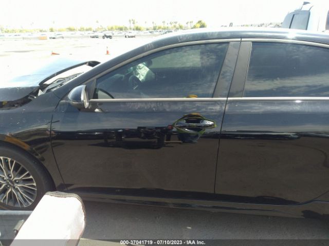 3KPF54AD0NE502882 KIA Forte Gt-line