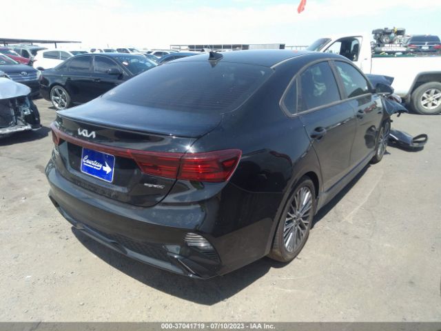 3KPF54AD0NE502882 KIA Forte Gt-line