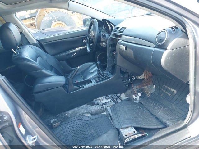 2005 MAZDA MAZDA3 S VIN: JM1BK343351234188
