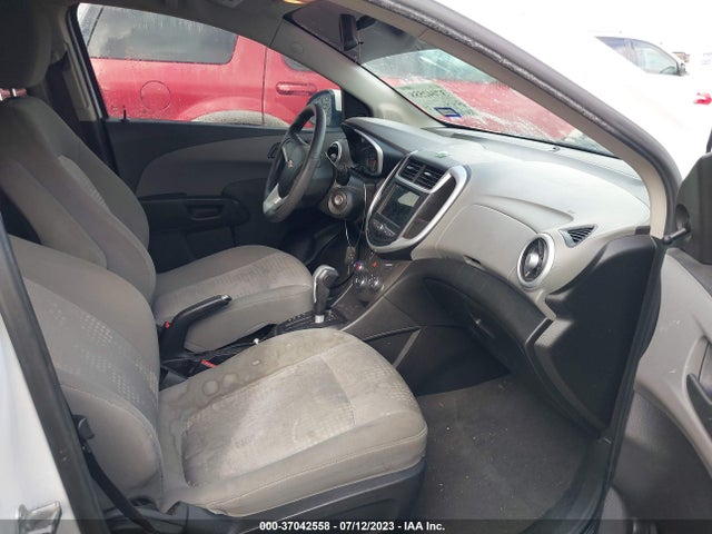 Chevrolet SONIC LS 2018 1G1JB5SH8J4116225 Image 6