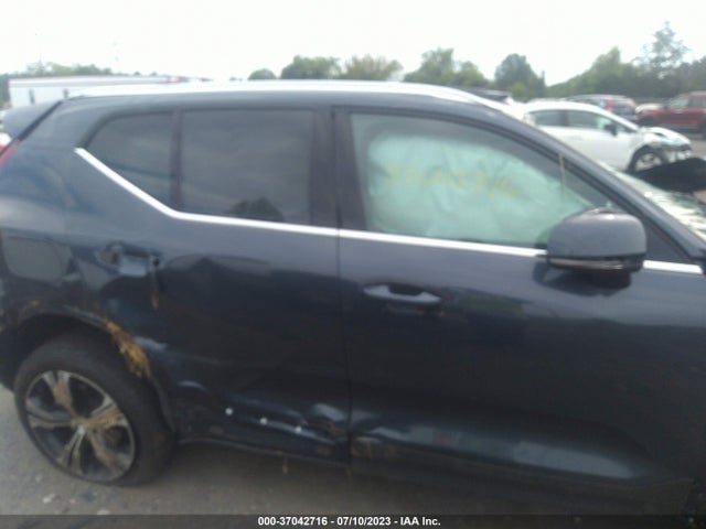 2022 Volvo XC40, VIN: YV4162UL8N2752993