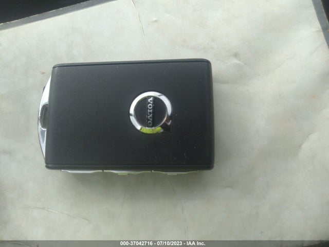 2022 Volvo XC40, VIN: YV4162UL8N2752993