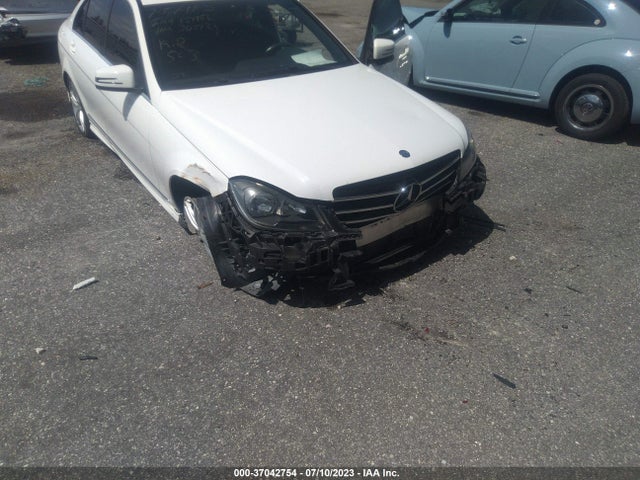 2014 MERCEDES-BENZ C-CLASS C 250 VIN: WDDGF4HB8ER305121