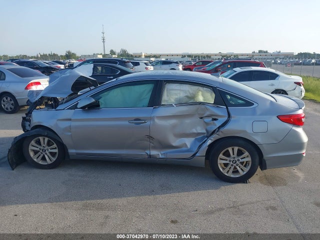 2015 HYUNDAI SONATA 2.4L SE VIN: 5NPE24AF9FH155801