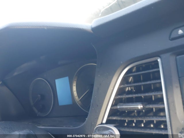 2015 HYUNDAI SONATA 2.4L SE VIN: 5NPE24AF9FH155801