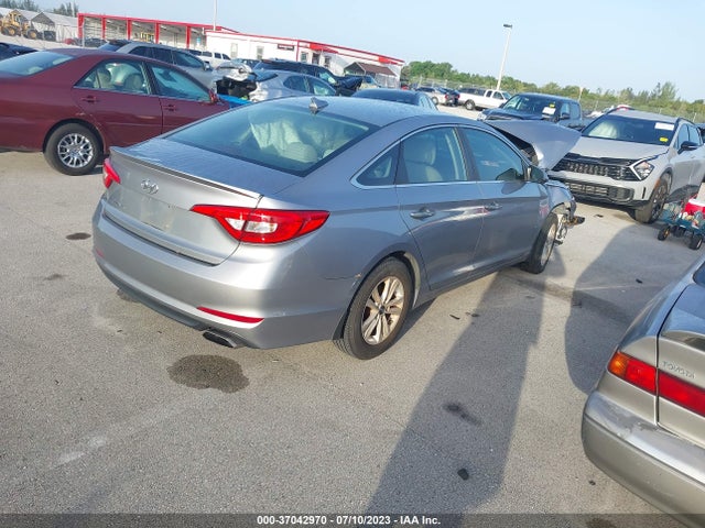 2015 HYUNDAI SONATA 2.4L SE VIN: 5NPE24AF9FH155801
