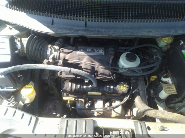 2002 CHRYSLER TOWN & COUNTRY LX VIN: 2C4GP443X2R689205