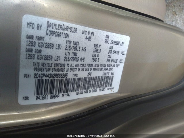 2002 CHRYSLER TOWN & COUNTRY LX VIN: 2C4GP443X2R689205