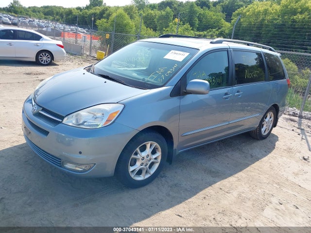 2004 TOYOTA SIENNA XLE VIN: 5TDZA22C44S058445