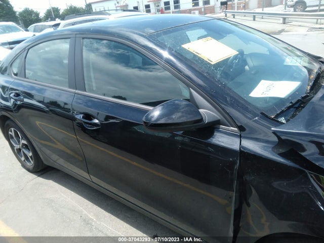 2019 KIA FORTE LXS VIN: 3KPF24AD9KE021808