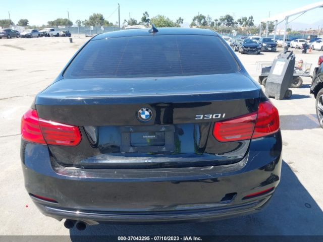 WBA8B9C54HK675646 BMW 3 Series 330i
