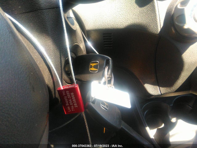 2011 HONDA FIT VIN: JHMGE8H34BC018868