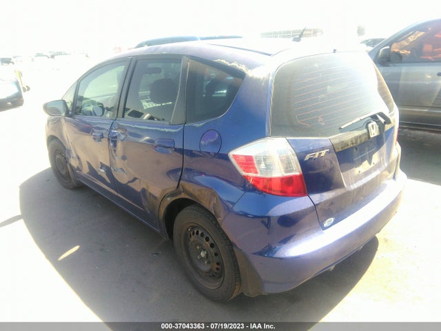 2011 HONDA FIT VIN: JHMGE8H34BC018868