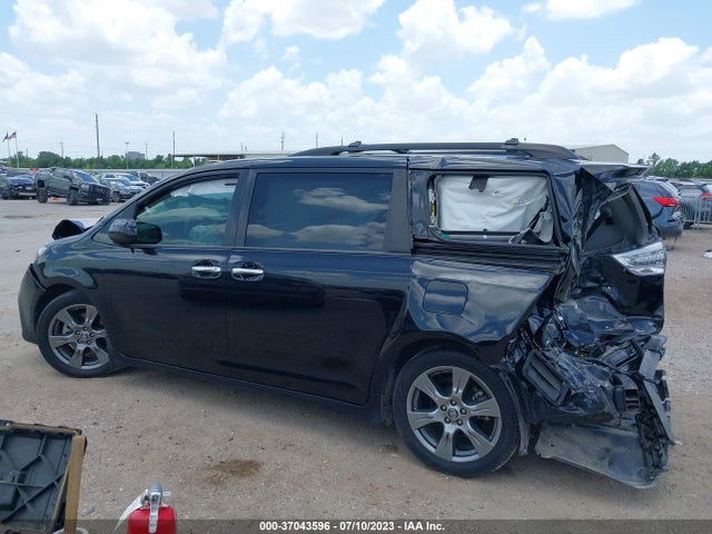 Toyota SIENNA SE 2018 5TDXZ3DC7JS963986 Image 14