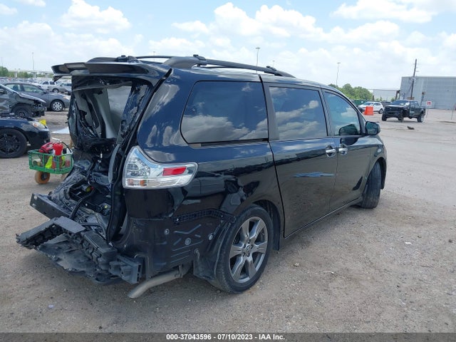 Toyota SIENNA SE 2018 5TDXZ3DC7JS963986 Image 4