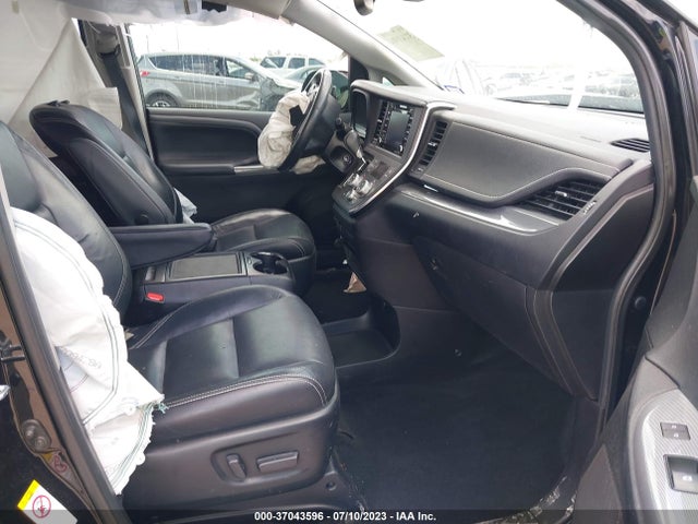 Toyota SIENNA SE 2018 5TDXZ3DC7JS963986 Image 5